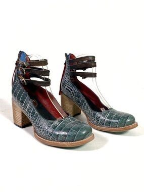 Freebird by Steven Randi Heels Blue Croco